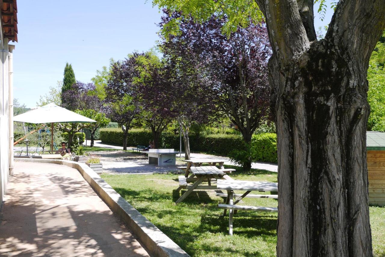 Hotel Camping Forcalquier Les Routes De Provence Exterior foto