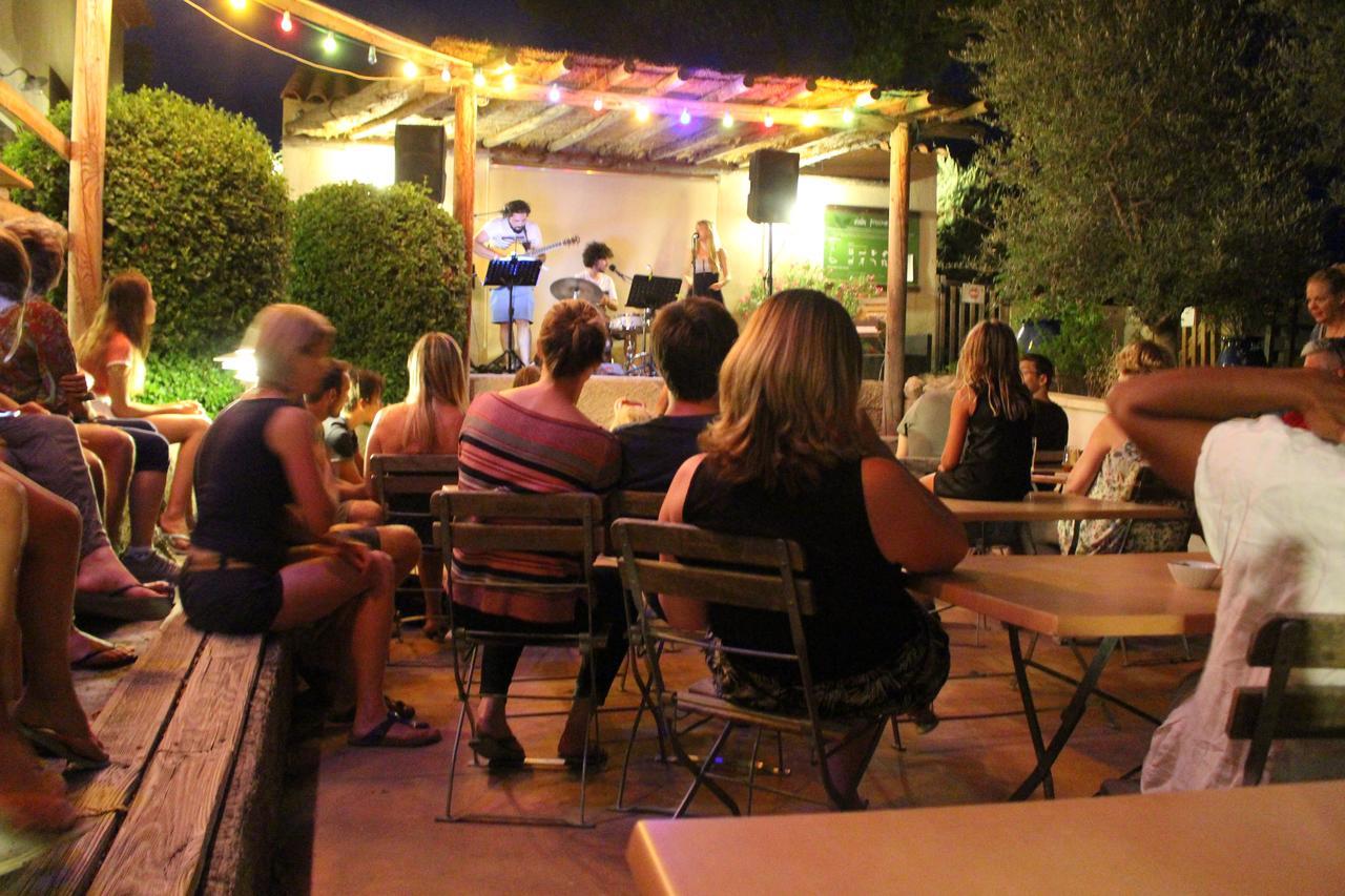 Hotel Camping Forcalquier Les Routes De Provence Exterior foto