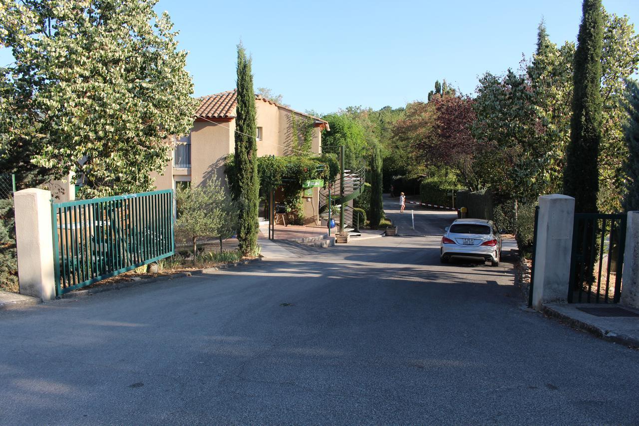 Hotel Camping Forcalquier Les Routes De Provence Exterior foto