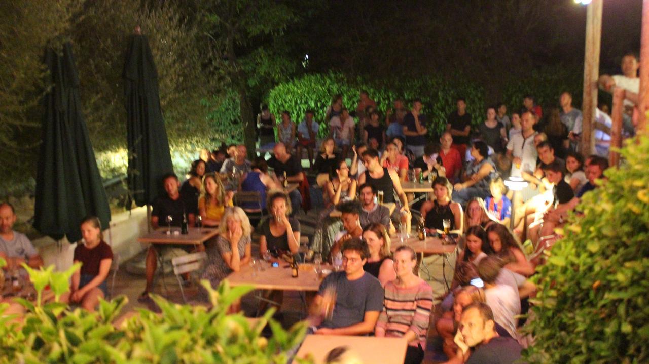 Hotel Camping Forcalquier Les Routes De Provence Exterior foto