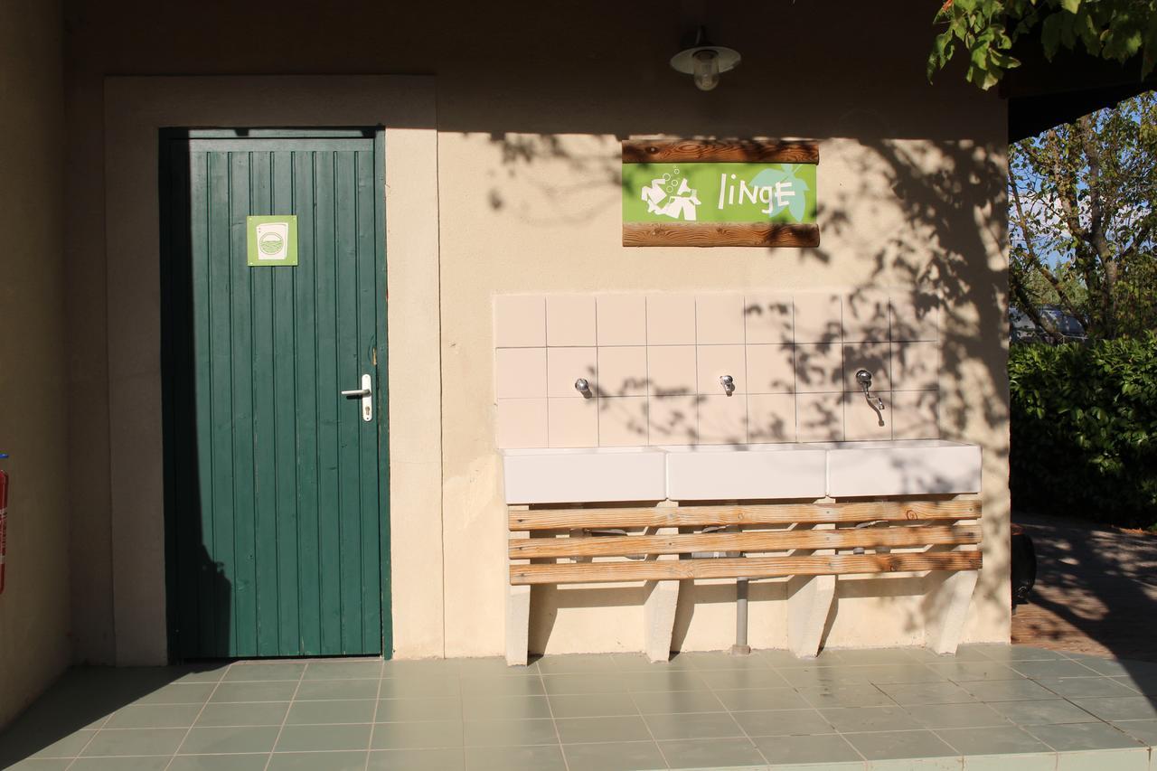 Hotel Camping Forcalquier Les Routes De Provence Exterior foto