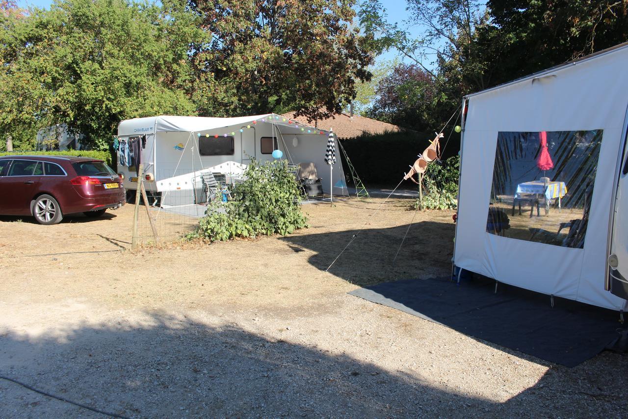 Hotel Camping Forcalquier Les Routes De Provence Exterior foto